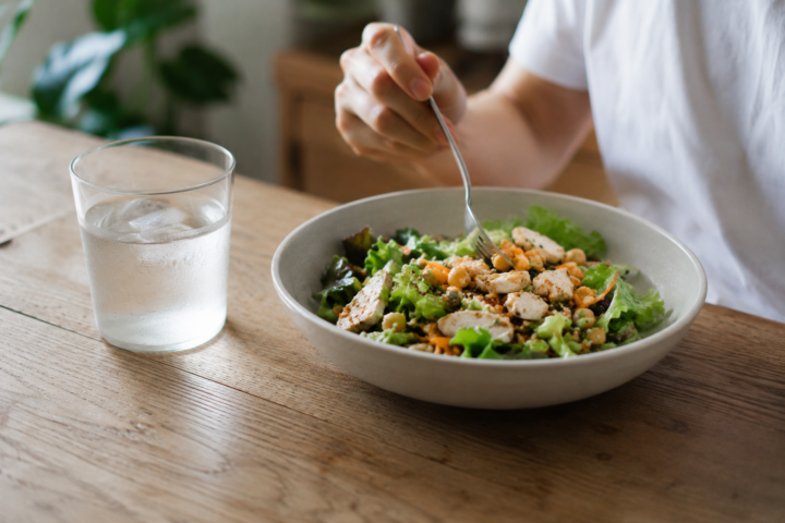 暑い日でも痩せる！夏バテしない食事管理術｜ダイエットを成功させる5つのポイントの画像